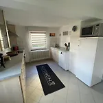 Haus Bella شقة Altendiez
